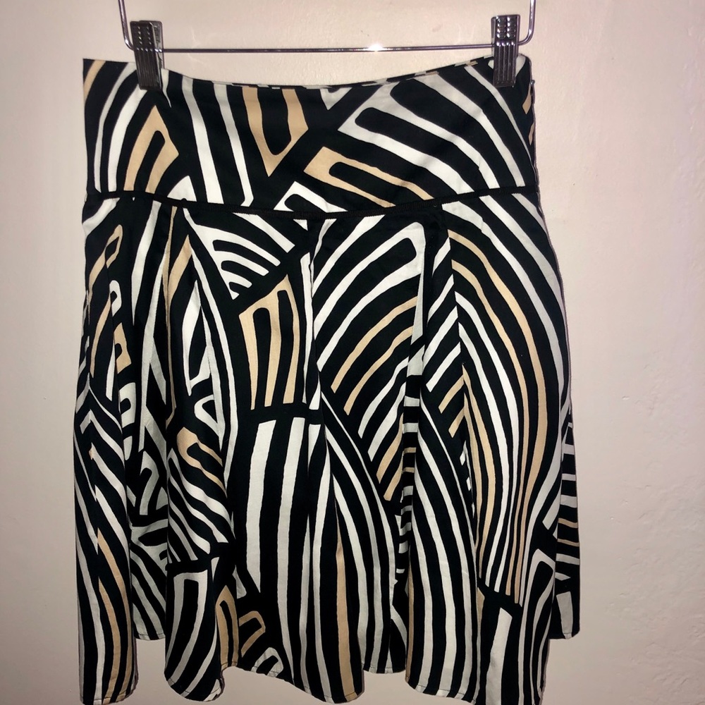 White House Black Market Black/White/Tan Skirt